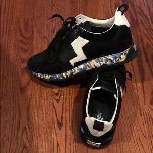Men’s Fendi Roma Sneakers (pristine condition)